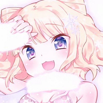 女子向回收箱投近40斤旧衣提现被拒